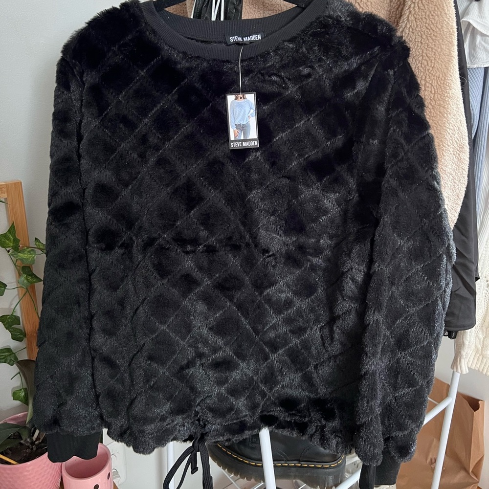 Steve Madden Black long sleeve fleece top